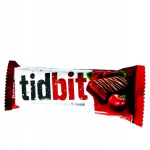 Baton Tidbit Mleczny o smaku Brownie Wiśniowego Roshen 50 g